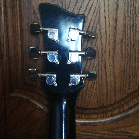 Guitar, books and strings. See pictures. - Picture 5 of 8